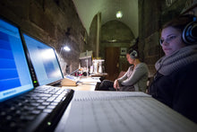 Lade das Bild in den Galerie-Viewer, Out of Darkness - Nidaros domkor, Vivianne Sydnes